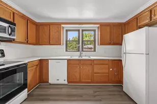 732 Tayco St, Menasha, WI 54952 - Photo 10