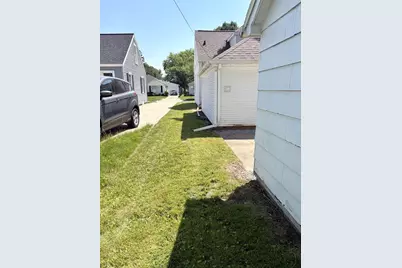 2209 N Clark Street, Appleton, WI 54911 - Photo 6
