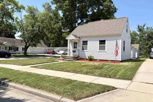 2209 N Clark St, Appleton, WI 54911 - Photo 2