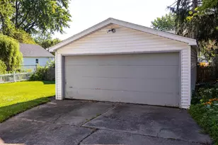 421 9th St, Neenah, WI 54956 - Photo 20