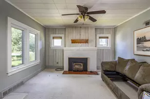 421 9th St, Neenah, WI 54956 - Photo 8