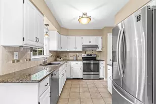 1344 Whittier Dr, Neenah, WI 54956 - Photo 6