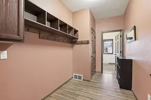N9005 Blackoak St, Menasha, WI 54952 - Photo 18