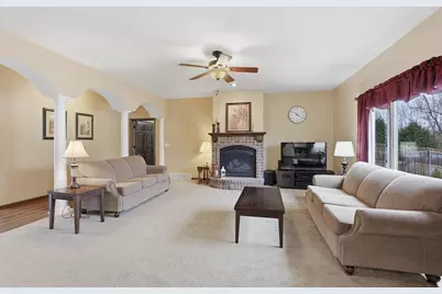 N9005 Blackoak Street, Menasha, WI 54952 - Photo 4