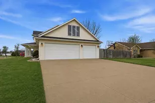 N9005 Blackoak St, Menasha, WI 54952 - Photo 46