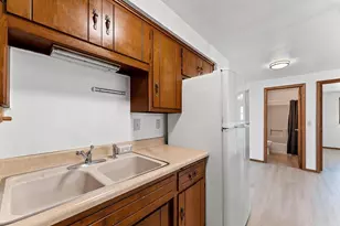 215 Cleveland St, Green Bay, WI 54303 - Photo 30