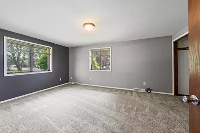 2440 Meadow Park Drive, Green Bay, WI 54311 - Photo 14