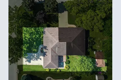 2440 Meadow Park Drive, Green Bay, WI 54311 - Photo 28