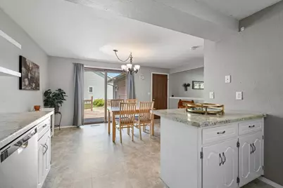 2440 Meadow Park Drive, Green Bay, WI 54311 - Photo 10