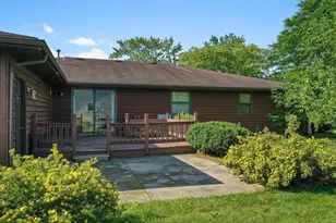 2440 Meadow Park Dr, Green Bay, WI 54311 - Photo 22