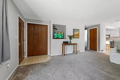 2440 Meadow Park Drive, Green Bay, WI 54311 - Photo 6