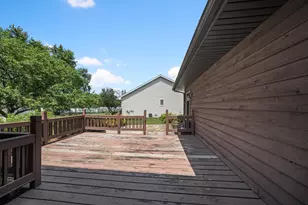 2440 Meadow Park Dr, Green Bay, WI 54311 - Photo 20