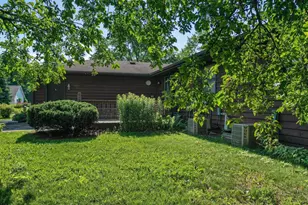 2440 Meadow Park Dr, Green Bay, WI 54311 - Photo 24