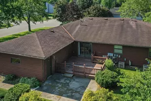 2440 Meadow Park Dr, Green Bay, WI 54311 - Photo 26