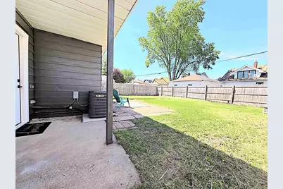 1122 Tyler Avenue, Oshkosh, WI 54902 - Photo 2