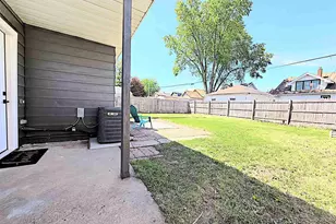 1122 Tyler Ave, Oshkosh, WI 54902 - Photo 2