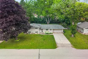 826 Fieldcrest Dr, Neenah, WI 54956 - Photo 34