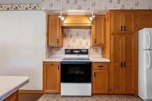 357 Jefferson St, Oconto, WI 54153 - Photo 18