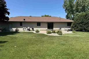 N9626 Darboy Dr, Appleton, WI 54915 - Photo 2
