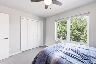 221 N Van Buren Street, Green Bay, WI 54301 - Photo 12