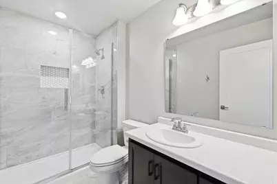 221 N Van Buren Street, Green Bay, WI 54301 - Photo 10