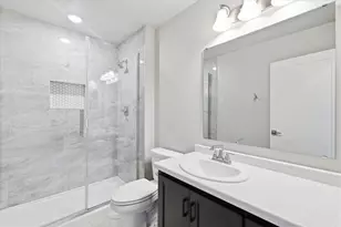 221 N Van Buren St, Green Bay, WI 54301 - Photo 10