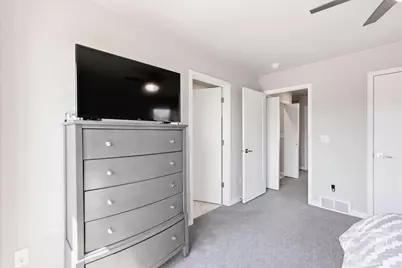 221 N Van Buren Street, Green Bay, WI 54301 - Photo 14