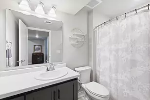 221 N Van Buren St, Green Bay, WI 54301 - Photo 16