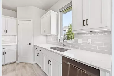 221 N Van Buren Street, Green Bay, WI 54301 - Photo 6
