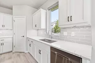 221 N Van Buren St, Green Bay, WI 54301 - Photo 6
