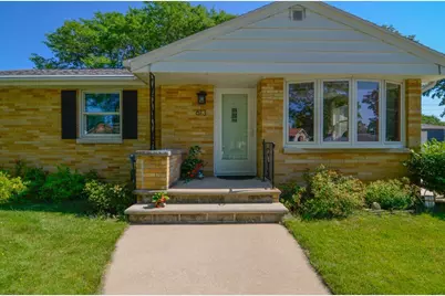 613 Clover Lane, Green Bay, WI 54301 - Photo 2
