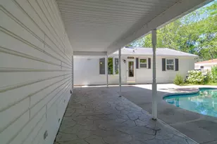 613 Clover Ln, Green Bay, WI 54301 - Photo 8