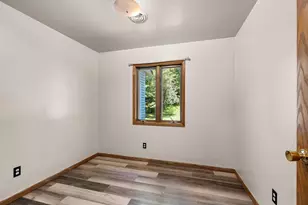 W10465 Leskovec Ln, Crivitz, WI 54114 - Photo 18