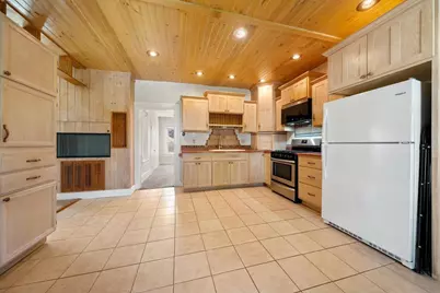 621 Lewis Street, De Pere, WI 54115 - Photo 4