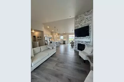 3700 Ridgecrest Lane, Kaukauna, WI 54130 - Photo 2