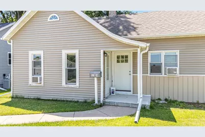 113 W 4th Street, Kaukauna, WI 54130 - Photo 2