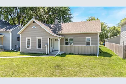 113 W 4th Street, Kaukauna, WI 54130 - Photo 1
