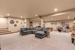 1055 Zacher Dr, Oshkosh, WI 54901 - Photo 24