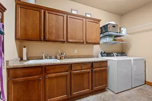 1055 Zacher Dr, Oshkosh, WI 54901 - Photo 22