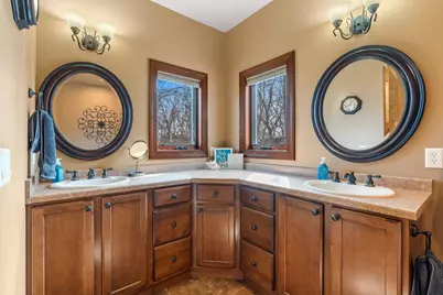 1055 Zacher Drive, Oshkosh, WI 54901 - Photo 14