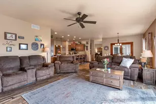1055 Zacher Dr, Oshkosh, WI 54901 - Photo 8