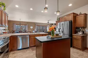 1055 Zacher Dr, Oshkosh, WI 54901 - Photo 2