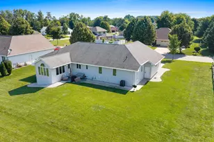 1475 Buckys, Green Bay, WI 54313 - Photo 28