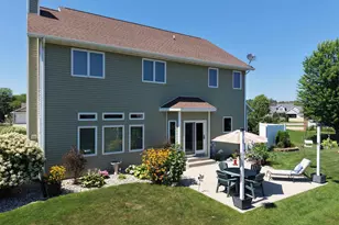 W5261 Arbor Vitae Ct, Sherwood, WI 54169 - Photo 6