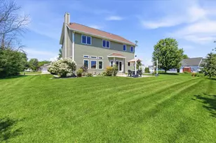 W5261 Arbor Vitae Ct, Sherwood, WI 54169 - Photo 4