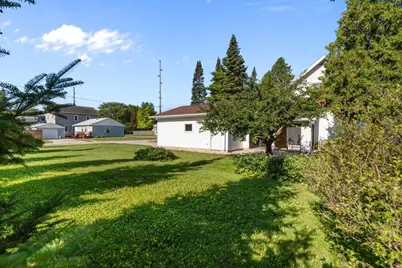 906 Grand Street, Oshkosh, WI 54901 - Photo 56