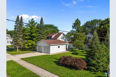 906 Grand Street, Oshkosh, WI 54901 - Photo 4
