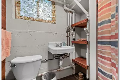 906 Grand Street, Oshkosh, WI 54901 - Photo 38