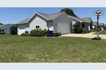 420 Longwood Lane, Wrightstown, WI 54180 - Photo 2