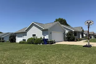 420 Longwood Ln, Wrightstown, WI 54180 - Photo 2